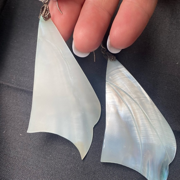 Graceful Carved White Mother of Pearl WINGS Silver Tone Hook Earrings - Picture 3 of 7